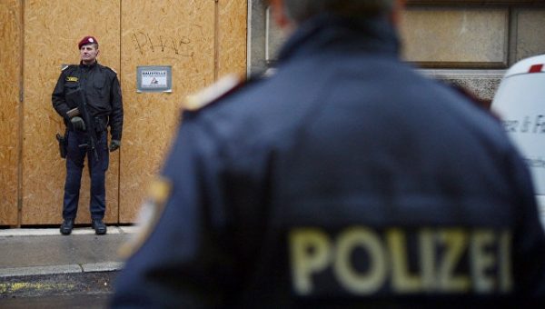 В Вене число пострадавших при нападении с ножом выросло до четырех человек