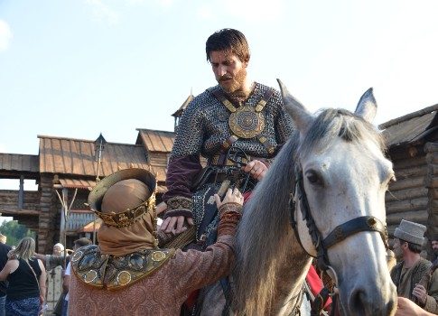 Александр Устюгов о главной роли в сериале «Золотая орда», советах на съемочных площадках, вкусе к фильмам с Мэлом Гибсоном и любимом кино