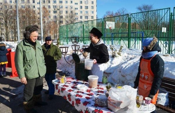 Жители района Матушкино голосуют на выборах Президента России