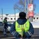 Инспекторы ДПС Зеленограда в рамках акции «Цветы для автоледи» поздравили женщин