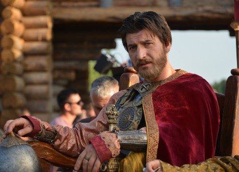 Александр Устюгов о главной роли в сериале «Золотая орда», советах на съемочных площадках, вкусе к фильмам с Мэлом Гибсоном и любимом кино