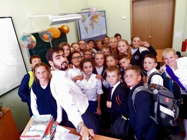 Учитель истории Денис Звонарев: «Сегодня ребята стали более самодостаточными и менее эмоциональными»