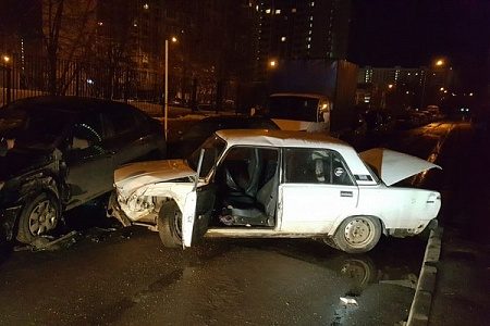 Уходивший от погони водитель протаранил несколько машин в Зеленограде