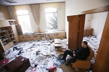 Мужчина украл из съемной квартиры бытовую технику и мебель