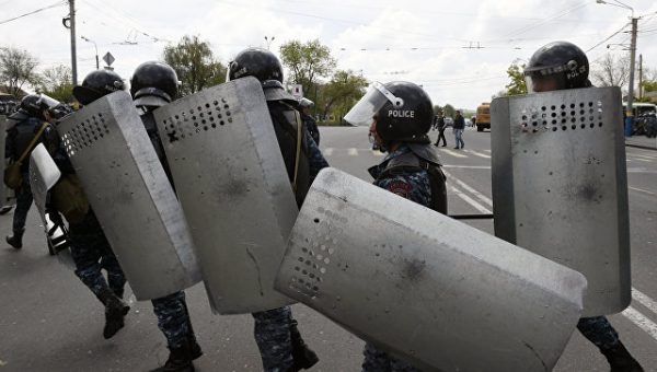 Протесты в Ереване: проваленные переговоры и задержание лидеров оппозиции