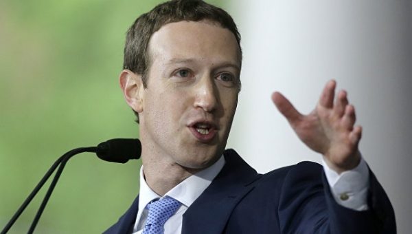 В сенате США начались слушания с главой Facebook Цукербергом