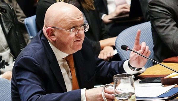 Россия с тревогой наблюдает движение мира к опасной черте, заявил Небензя