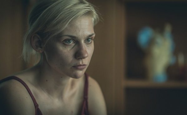 Впечатлить и рассмешить: в прокат выходит лучший фильм Берлинале черная комедия «Лицо»