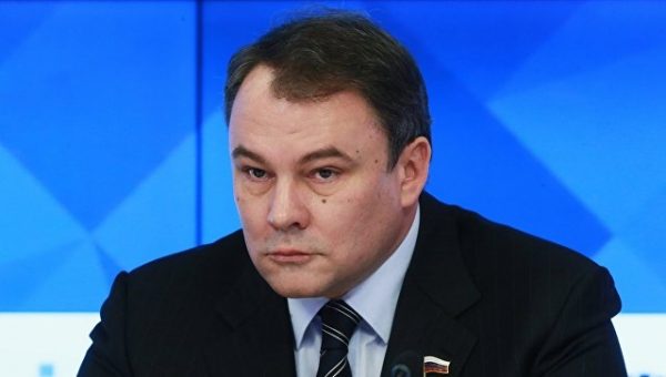 Толстой заявил, что ждет от Мэй извинений