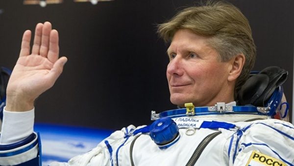 В Париже открылась выставка фотографий космонавта Геннадия Падалки