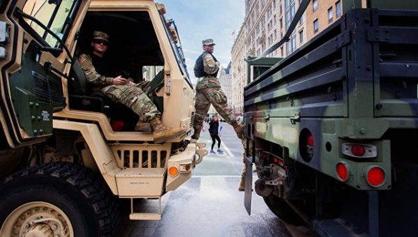 США могут привлечь нацгвардию к борьбе с нелегалами на границе с Мексикой