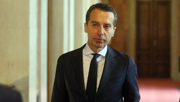 Экс-канцлер Австрии отчитал преемника за нежелание наказывать Россию