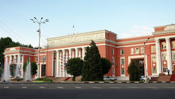Увезенных родителями-боевиками детей вернули в Таджикистан из Багдада