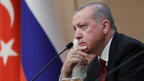 Досрочные президентские и парламентские выборы в Турции пройдут 24 июня