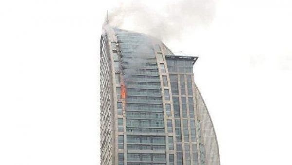 В Баку потушили пожар в здании Trump Tower