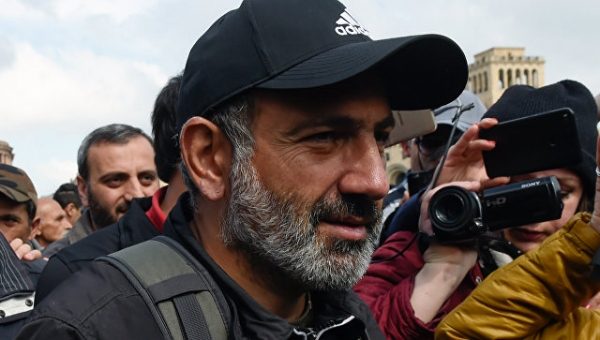 Пашинян попытается усмирить автолихачей, пользующихся ситуацией в Армении