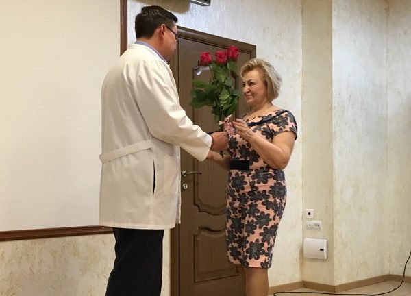 Поздравляем медицинских сестер и акушерок!