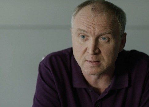«Вне игры»: актер Олег Алмазов о первом честном сериале про футболистов, мечте о Голливуде и собственной популярности