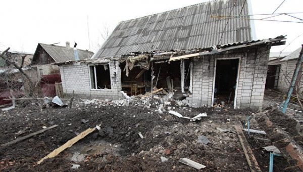 Украинские силовики 20 раз за сутки нарушили перемирие, заявили в ДНР