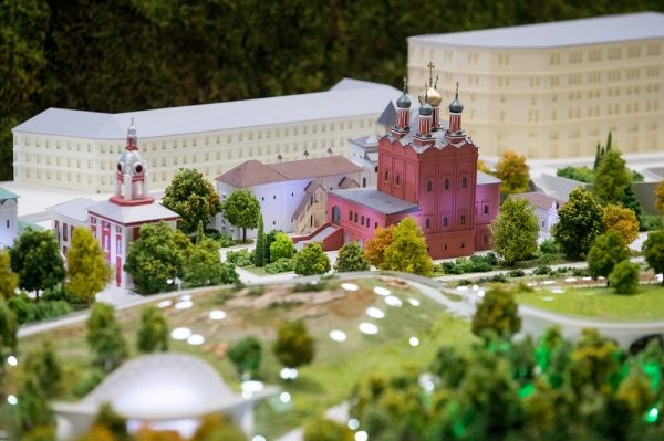 Собянин открыл 23-ю выставку архитектуры и дизайна "АРХ Москва" 