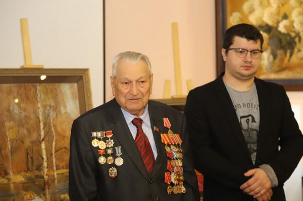 Зеленоградские школьники провели для ветеранов экскурсию по Музею Зеленограда