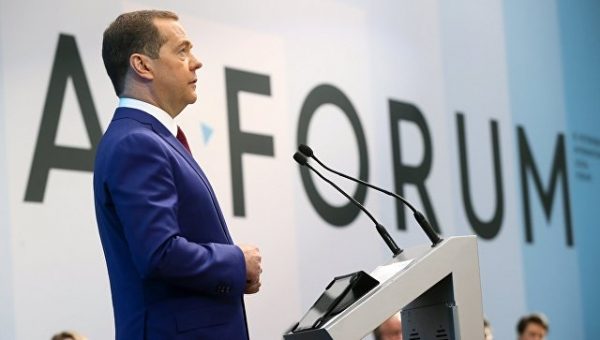 ЕСПЧ должен учитывать положения международного права, заявил Медведев