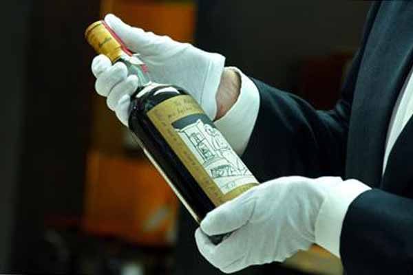 dve-redkie-buty-lki-viski-macallan-v-dubae-prodali-bolee-chem-za-1-million-dollarov