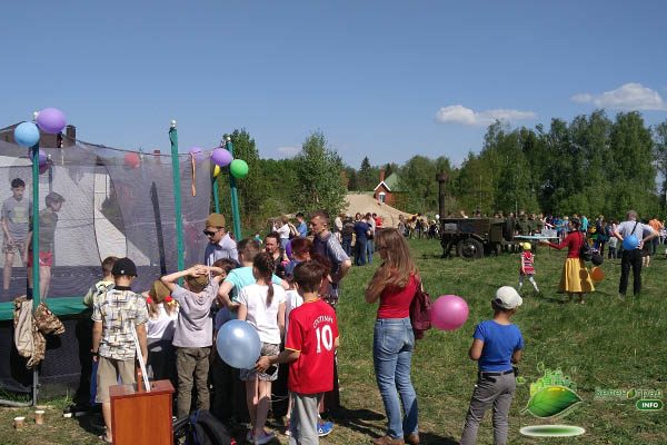 stroyashhijsya-pokrovskij-hram-otprazdnoval-73-j-den-pobedy-2