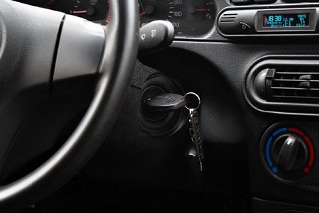 Пьяный угонщик воспользовался «радушием» хозяина автомобиля