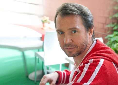 Первые подробности: Евгений Миронов рассказал о российской версии сериала «Пробуждение»