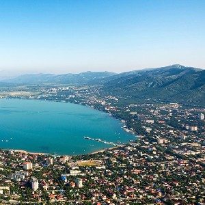Волочкова – на Кипре, Прилучный – в Дубае: где проводят летний отдых российские звезды