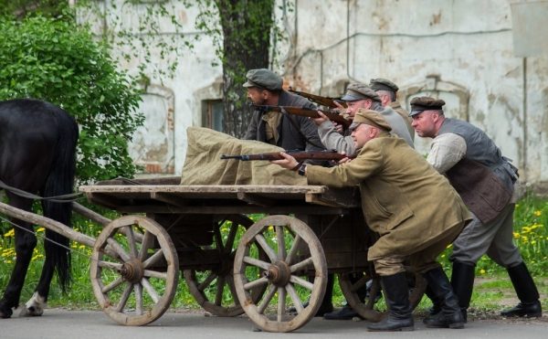 Заводилы Смольянинов и Головин: фоторепортаж со съемок ретродетектива «Ростов» 