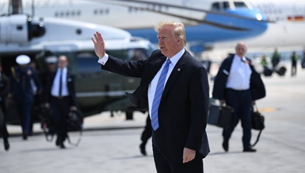 Трамп обсудил с премьером Венгрии "необходимость крепких границ"