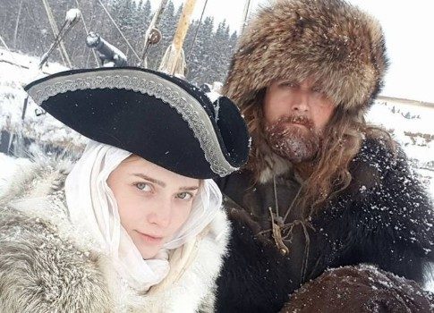 Актриса Алина Ланина о съемках фильма «Первые» в открытом море, необычной судьбе своей героини и любовной истории 