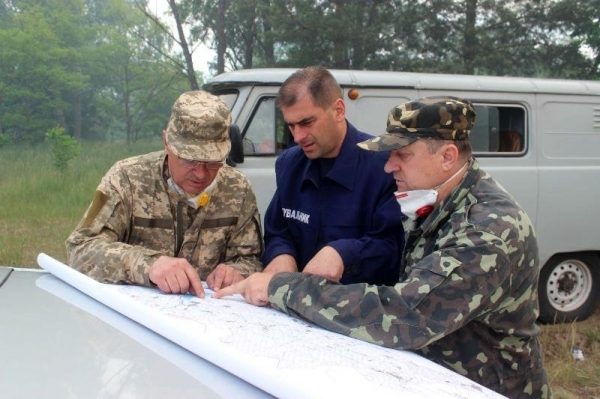 Спасатели продолжают тушить очаги возгорания в Чернобыльской зоне