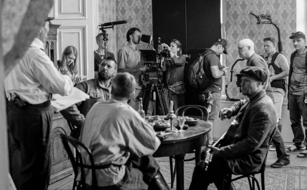 Заводилы Смольянинов и Головин: фоторепортаж со съемок ретродетектива «Ростов» 