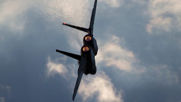 ВВС Израиля нанесли два ракетных удара по базе палестинских боевиков в Газе