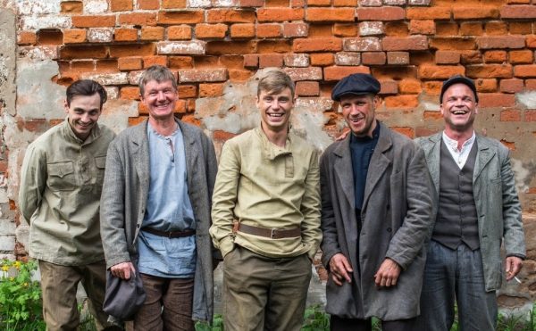 Заводилы Смольянинов и Головин: фоторепортаж со съемок ретродетектива «Ростов» 