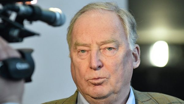 Неизвестный похитил одежду лидера правой партии в Германии, сообщили СМИ