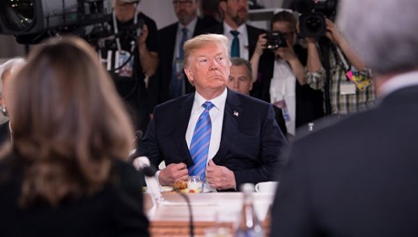 Макрон обвинил Трампа в "непоследовательности" после саммита G7