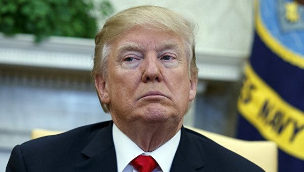 Трамп поссорился с конгрессвуман, призвавшей к бойкоту его министров