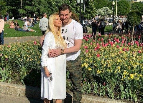 Ненадолго выбыла из строя: Кудрявцеву на МУЗ-ТВ заменит звезда «Орла и Решки»