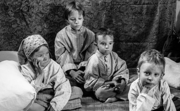 Заводилы Смольянинов и Головин: фоторепортаж со съемок ретродетектива «Ростов» 