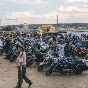 Танцы под открытым небом и музыка до утра: главные летние российские фестивали 