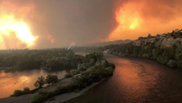 В ряде округов Калифорнии объявили режим ЧП из-за пожаров