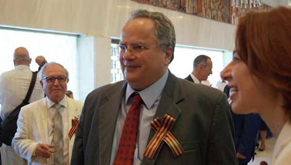 Глава МИД Греции надеется на решение проблем в отношениях с Россией
