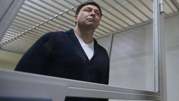 Суд объявил перерыв в заседании по делу Вышинского