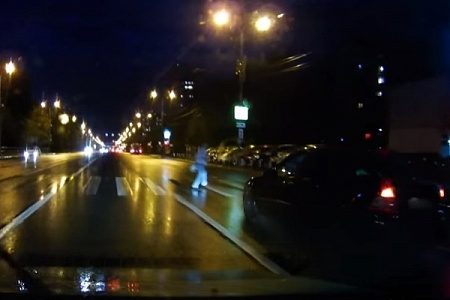 Mercedes сбил нетрезвого пешехода на «зебре» возле «Океана»