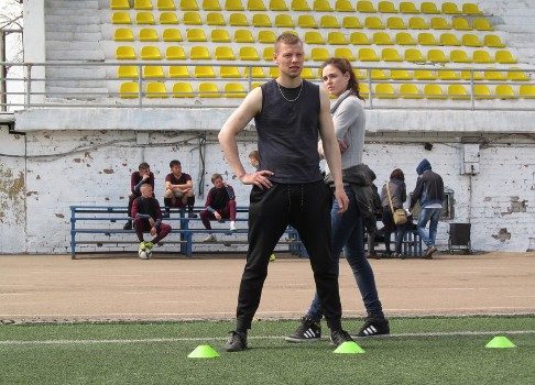 Футбол, любовь и авантюры: на НТВ премьера фильма «Эластико»
