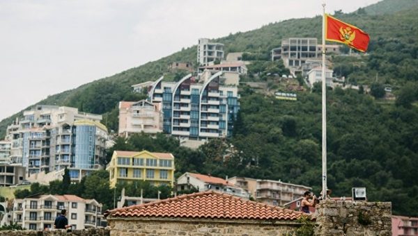 Черногорские полицейские нашли у побережья 1,3 тонны марихуаны